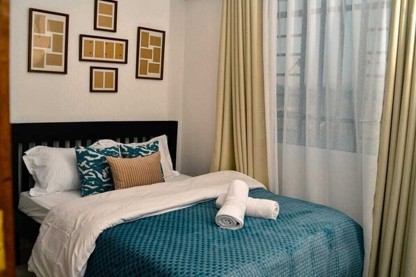 2 bedrooms, iron/ironing board, WiFi, bed sheets - Soothing apartment with WiFi and Mt. Kenya view in charming Nanyuki (Nanyuki)