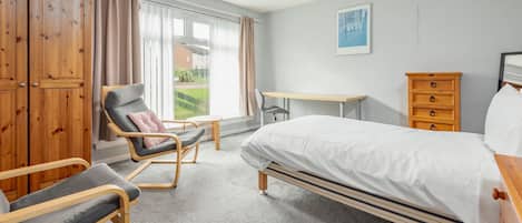3 chambres, bureau, fer et planche à repasser, Wi-Fi gratuit