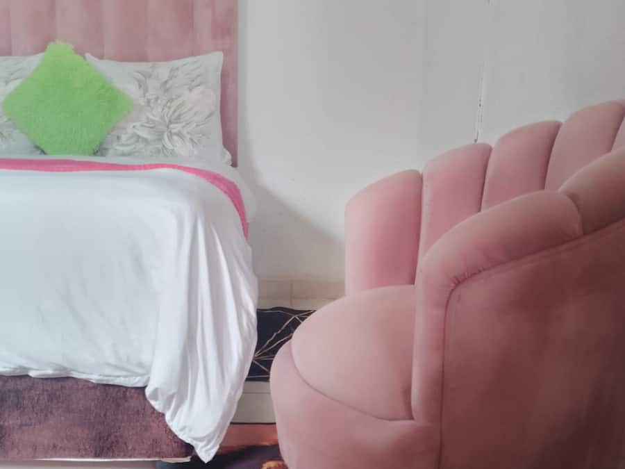 Habitació doble Comfort, balcó, vistes al jardí | Bany | Dutxa, sabatilles, tovalloles i sabó