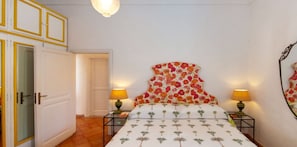2 bedrooms, travel crib, free WiFi