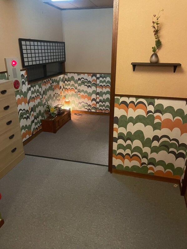 Habitación de estilo japonés con 2 camas individuales, para no fumadores, refrigerador | Wifi gratis 