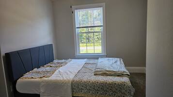 3 bedrooms, WiFi, bed sheets