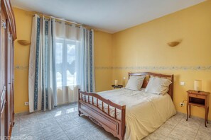 5 chambres, fer et planche à repasser, Wi-Fi gratuit, draps fournis