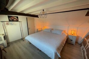 2 bedrooms, free WiFi - Cottage in Corrèze with Garden Views (LOUIGNAC)