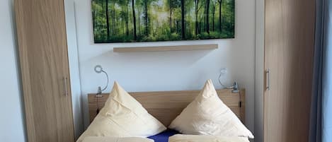 1 quarto, Wi-Fi de cortesia, roupa de cama