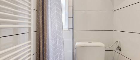 Douche, serviettes fournies