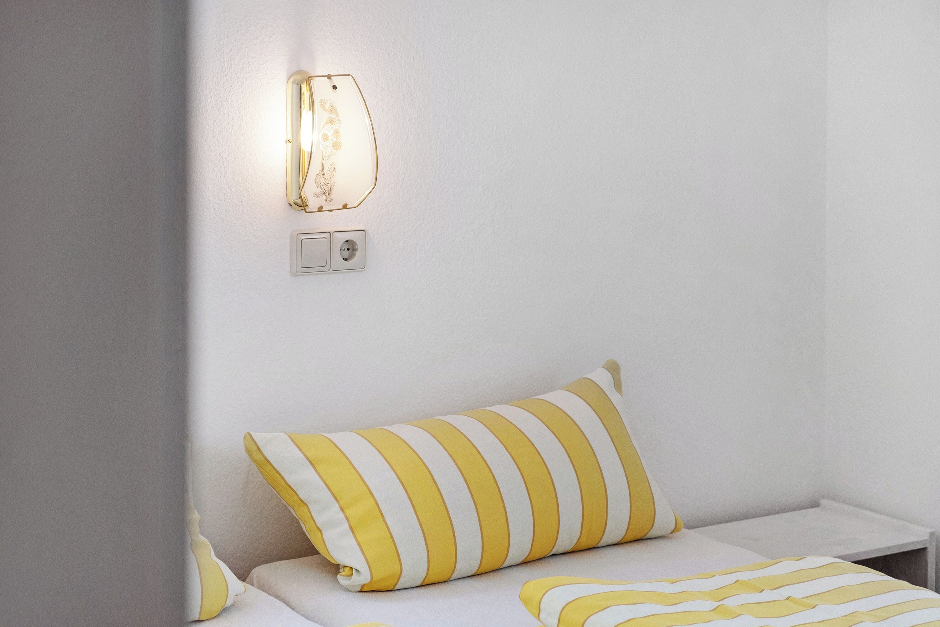 2 室のベッドルーム、WiFi (無料)、ベッドシーツ