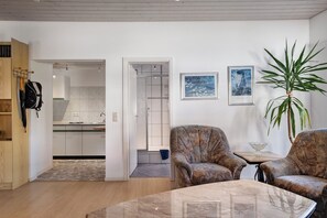 Interior - Studio 'Brend, 48qm' with Balcony and Wi-Fi (Schönwald im Schwarzwald)