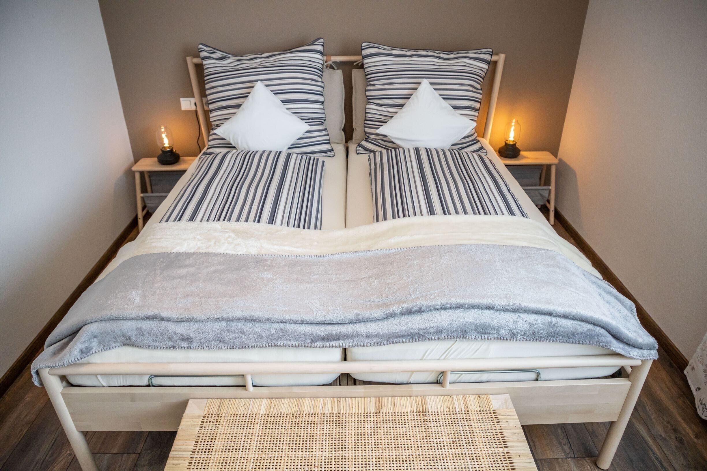 2 chambres, fer et planche à repasser, Wi-Fi gratuit, draps fournis