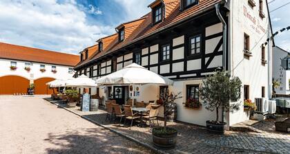 Zimmer 'Im Weinrestaurant 5' mit gemeinsamem Garten und Wi-Fi