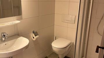 Shower, towels