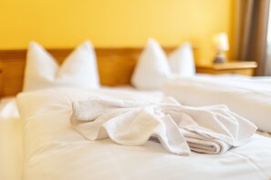 1 bedroom, free WiFi, bed sheets - 'Doppelzimmer 5' with Wi-Fi (Rheinsberg)