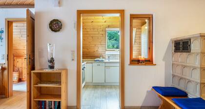 Apartment 'Fuchsbau' mit Bergblick, privater Terrasse und WLAN