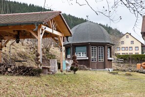 Exterior - Holiday Apartment 'Bühlblick' with Shared Terrace, Garden and Wi-Fi (Lenzkirch)