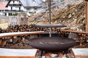 Property grounds - Holiday Apartment 'Bühlblick' with Shared Terrace, Garden and Wi-Fi (Lenzkirch)