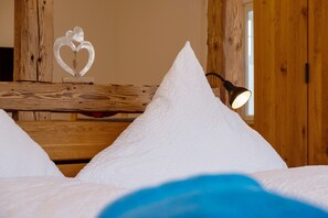 2 bedrooms, iron/ironing board, free WiFi, bed sheets - Holiday Apartment 'Bühlblick' with Shared Terrace, Garden and Wi-Fi (Lenzkirch)