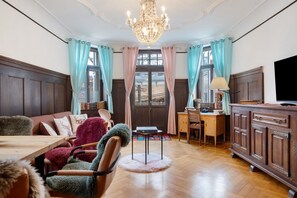 Télévision, cheminée