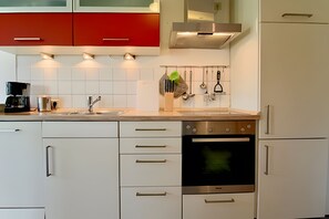 Réfrigérateur, four, plaque de cuisson, lave-vaisselle
