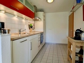 Refrigerador, horno, placa de cocina, lavavajillas