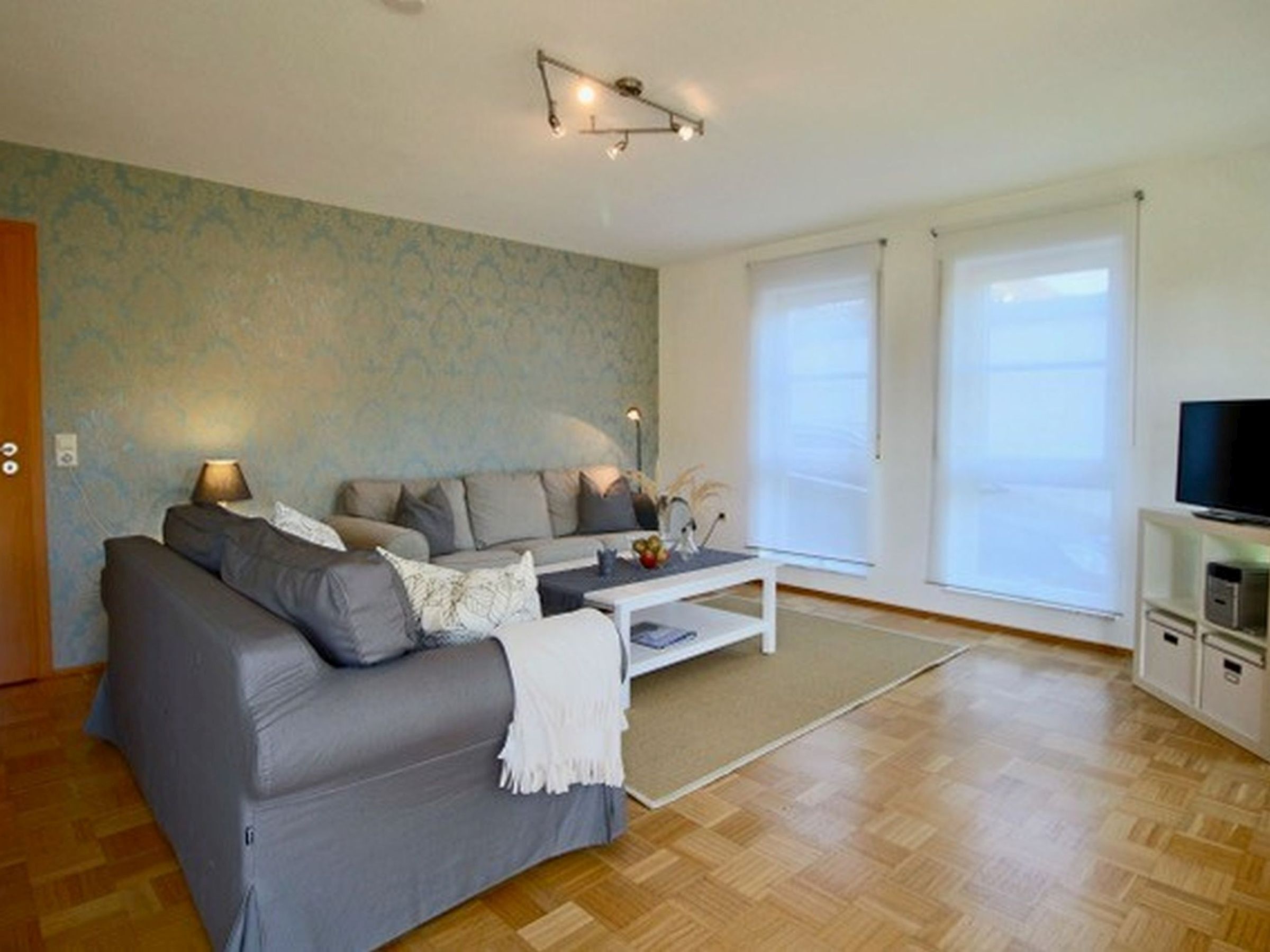 Fernseher, Stereoanlage