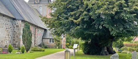 المنطقة المحيطة بالمنشأة