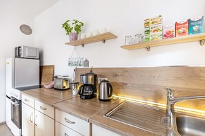 Fridge, microwave, oven, coffee/tea maker