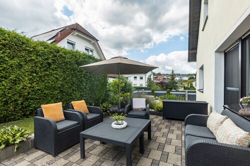 Ferienwohnung 'Sonnenblick Und Relax' mit privater Terrasse, Gemeinschaftsgarten und Wi-Fi