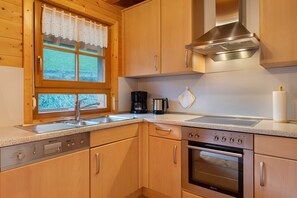 Réfrigérateur, four, plaque de cuisson, lave-vaisselle