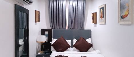 Executive-huone | 1 makuuhuone, työpöytä, kannettavalle tietokoneelle sopiva työtila