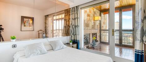 3 chambres, fer et planche Ă repasser