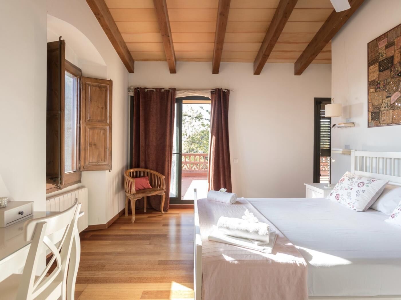 7 slaapkamers, een strijkplank/strijkijzer, internet, beddengoed