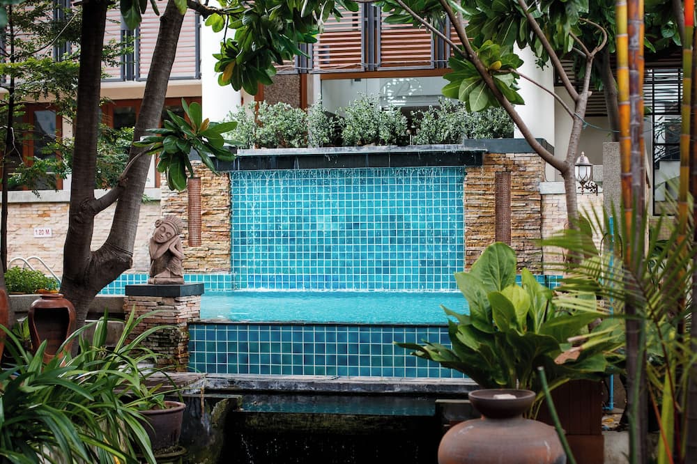 Central Place Hotel