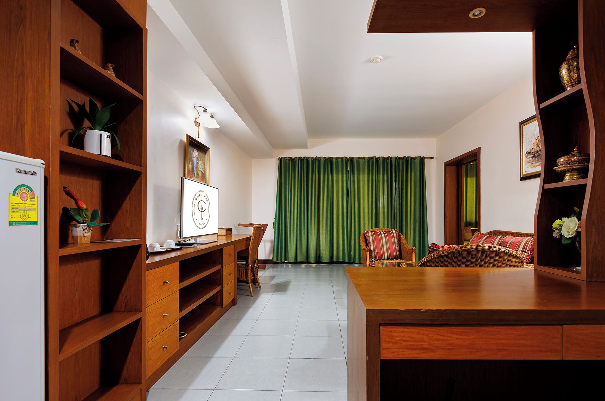 Suite | Opholdsområde | 43-tommers smart-tv med digitale kanaler