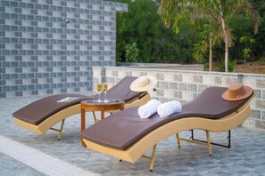 Outdoor pool - ELIVAAS 5 BHK With Pvt Pool - Zenora (Taoru)