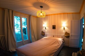 5 quartos, ferros/tábuas de passar roupa, berço de viagem, Wi-Fi