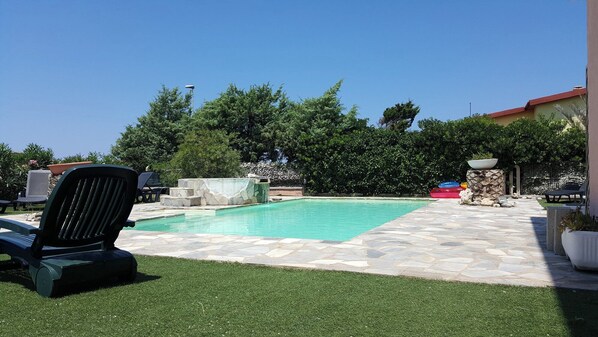 Seasonal outdoor pool