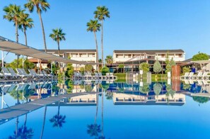 3 outdoor pools