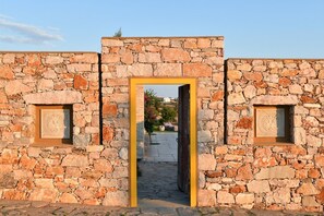 Casa, para fumadores | 2 habitaciones y escritorio
