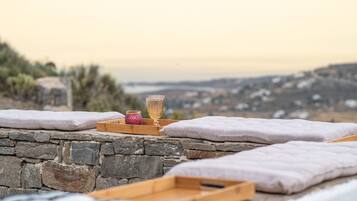 Villa | 4 bedrooms, desk