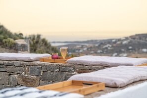 Villa | 4 bedrooms, desk