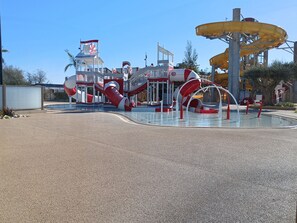 Pool - New fully equipped mobile home (homair). 3 bedrooms, sleeps 6. Torreilles beach (Torreilles)
