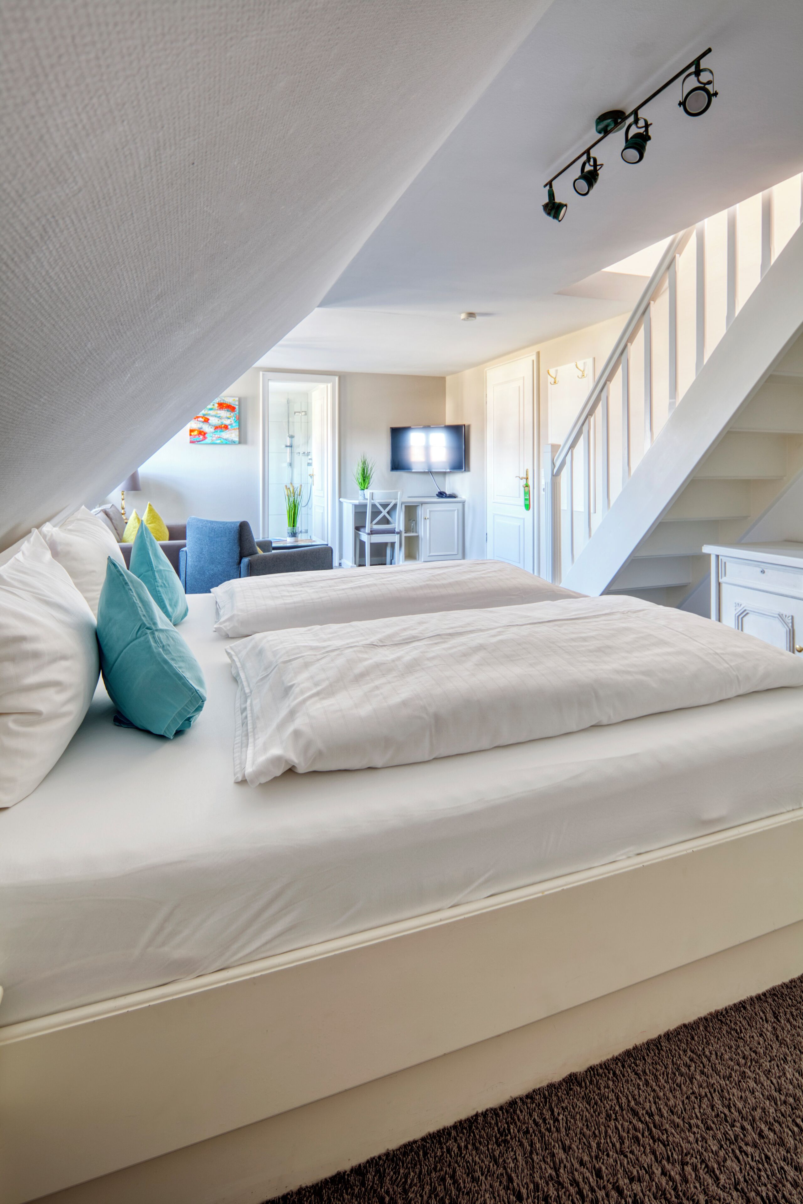 Suite | Caja de seguridad en la habitación y escritorio 