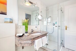 Doppelzimmer | Badezimmer