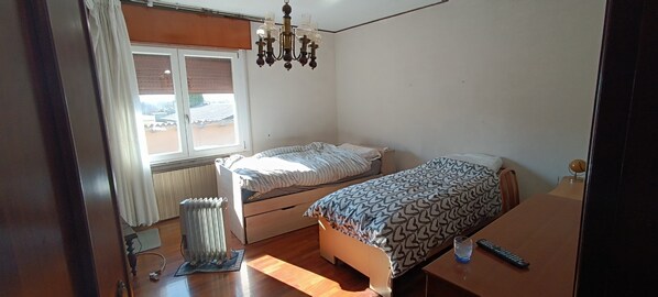 4 bedrooms, WiFi, bed sheets