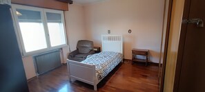 4 bedrooms, WiFi, bed sheets