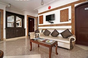 Living area - Hotel Shree Mazda (Srinagar)