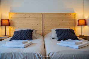 5 bedrooms, iron/ironing board, free WiFi