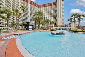 Een verwarmd zwembad