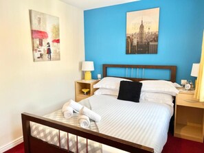 2 chambres, fer et planche à repasser, Wi-Fi gratuit, draps fournis