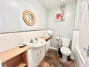 Hus | Bad | Kombinert dusj/badekar og dype avslapningsbadekar